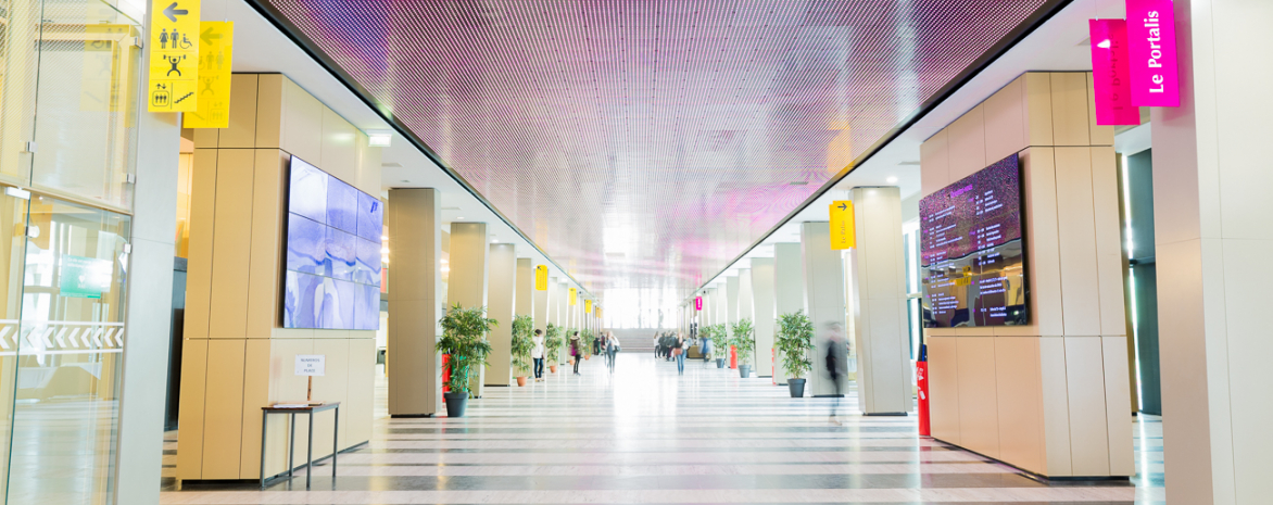 Photo du hall du centre Assas
